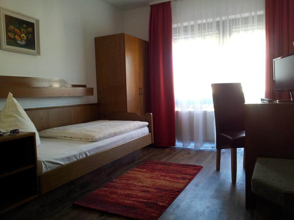 Hotel Waldparkstube Bad Schonborn Εξωτερικό φωτογραφία